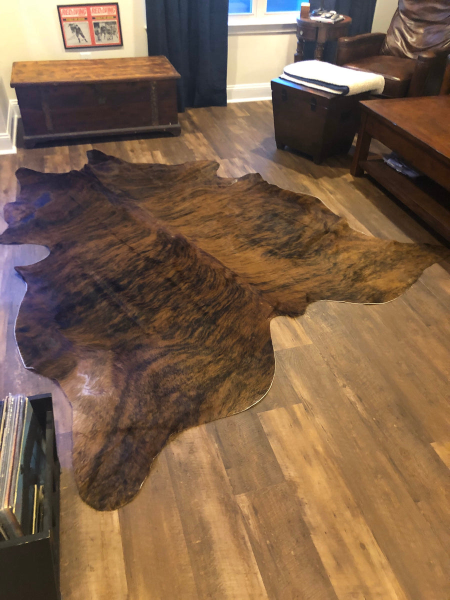 Brindle Reddish Brown Cowhide Rug - Size (L 6'x5'5